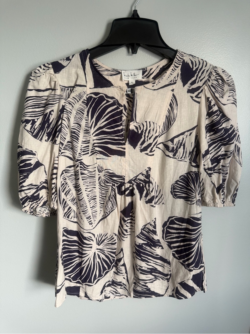 Nicole Miller Navy and Cream linen blend seashell print Puff-Sleeve Blouse small
